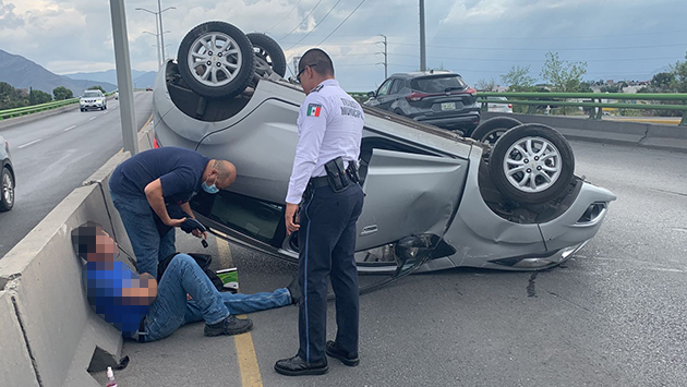 Dormita Joven Al Volante Y Vuelca En El Bulevar Emilio Arizpe