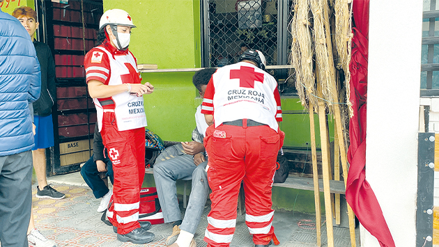 Joven Motociclista Ignora Alto Y Causa Accidente En La Zona Centro De