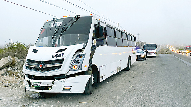 Choque Doble Deja Caos Vial En Carretera Saltillo Monterrey