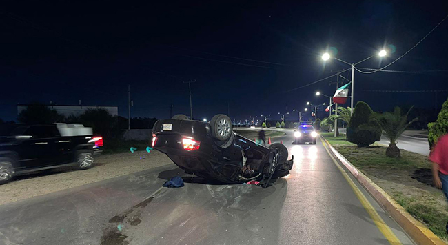 Por Exceso De Velocidad Vuelca Hombre En Piedras Negras Se Da A La