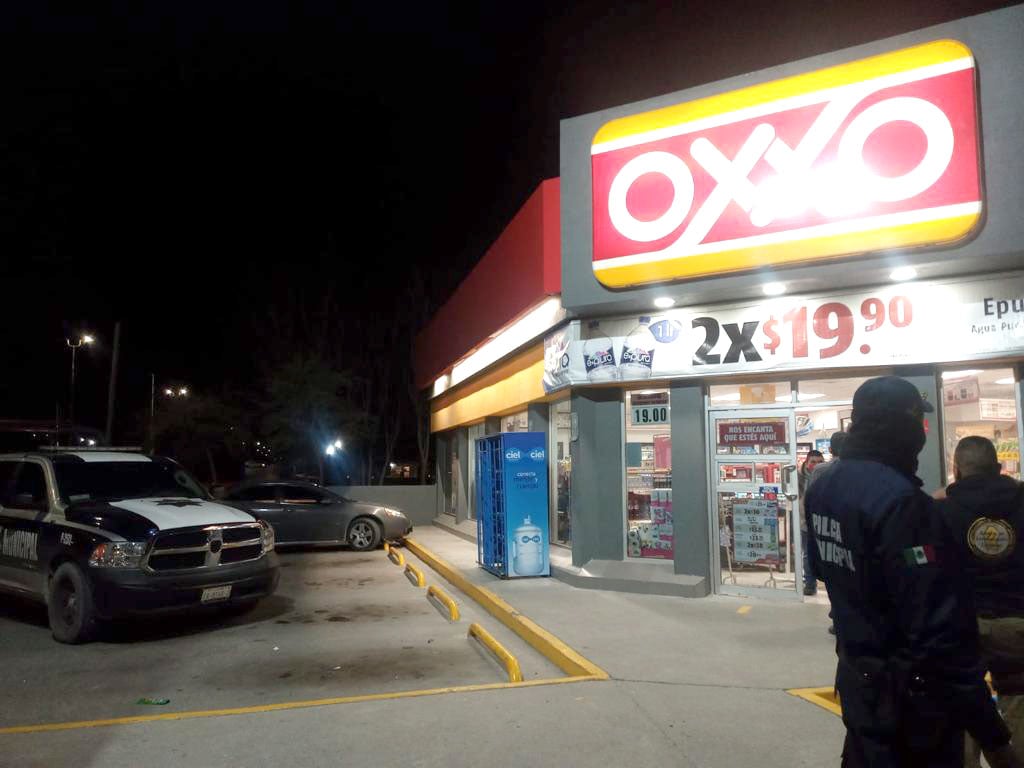 Atracan tienda Oxxo se llevan 2 mil de botín Periódico Zócalo