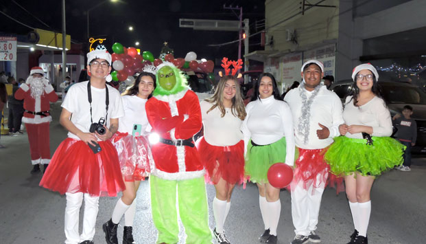 Realizan estudiantes desfile navideño Periódico Zócalo Noticias de